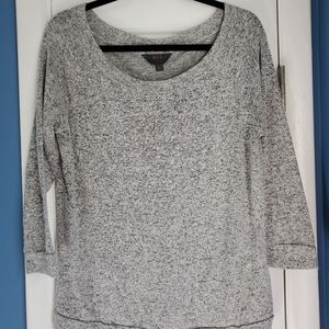 Light Gray 3/4 Length Sleeve Sweater - Large